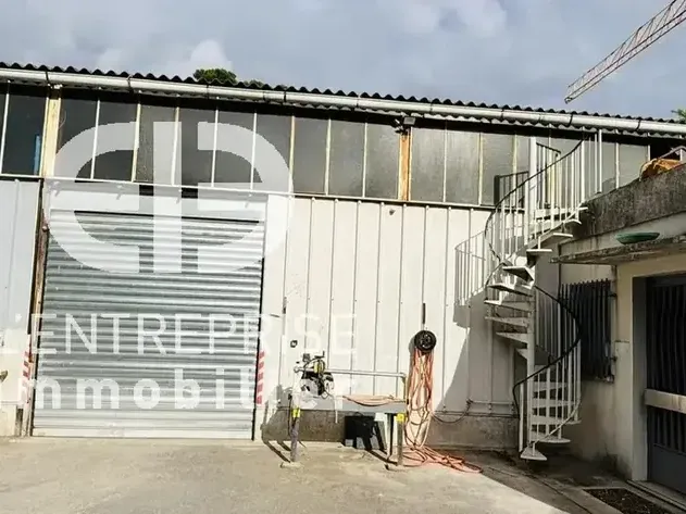 Photo Commerce à Saint-Andre-De-La-Roche au prix de 1 072 000€