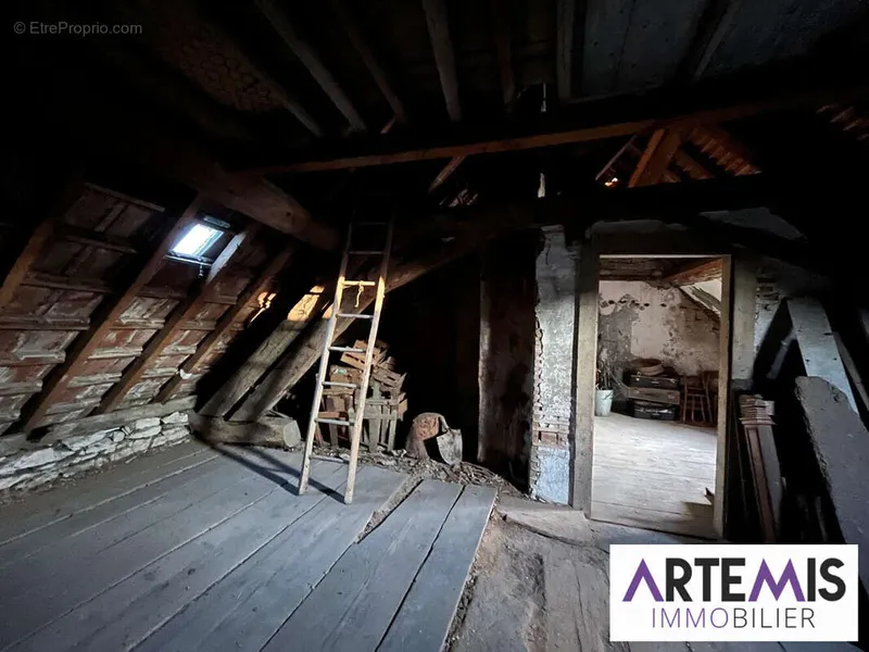 Photo Appartement à Ornans au prix de 35 000€