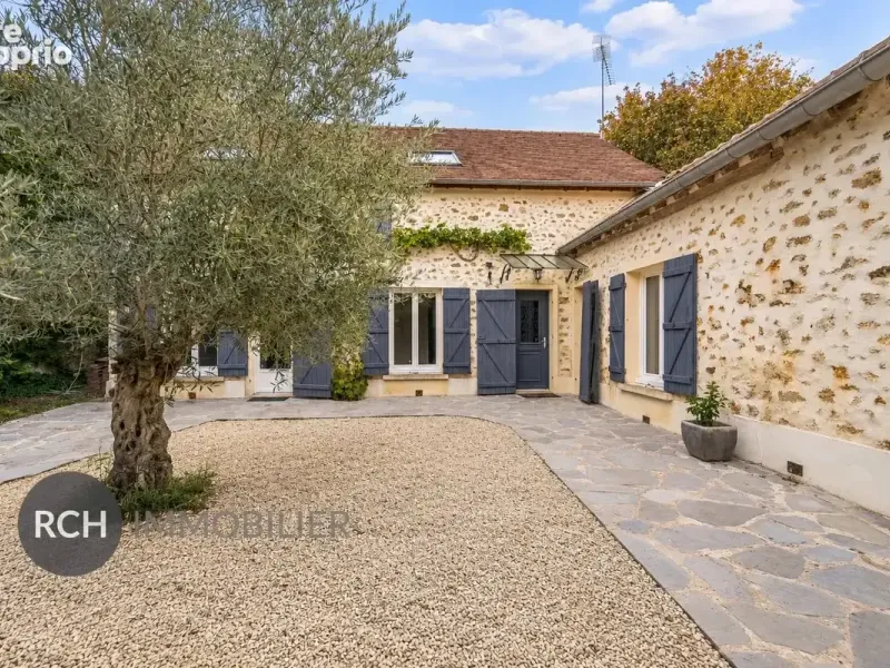 Photo Maison à Saint-Remy-Les-Chevreuse au prix de 695 000€