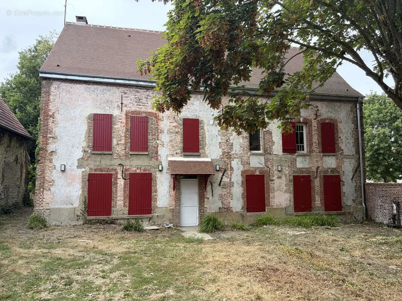 Photo Maison à Auneuil au prix de 350 000€