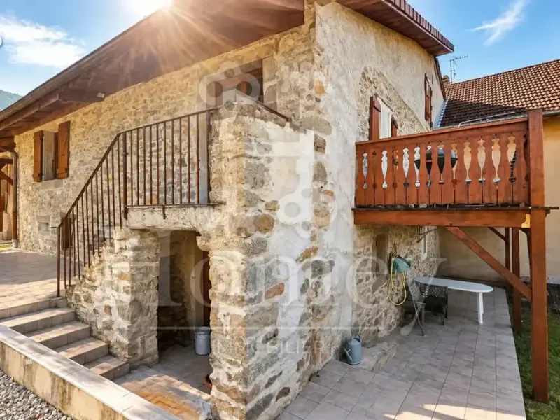 Photo Maison à Saint-Cergues au prix de 430 000€