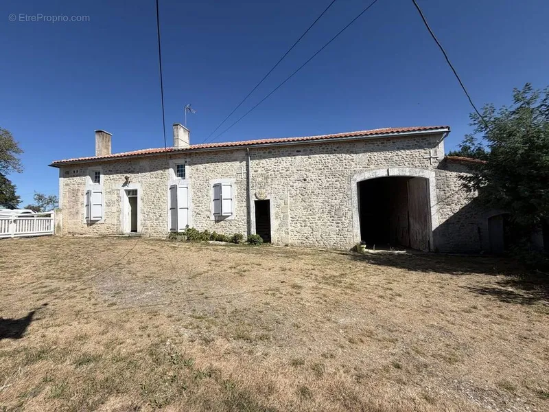 Photo Maison à Perignac au prix de 212 000€