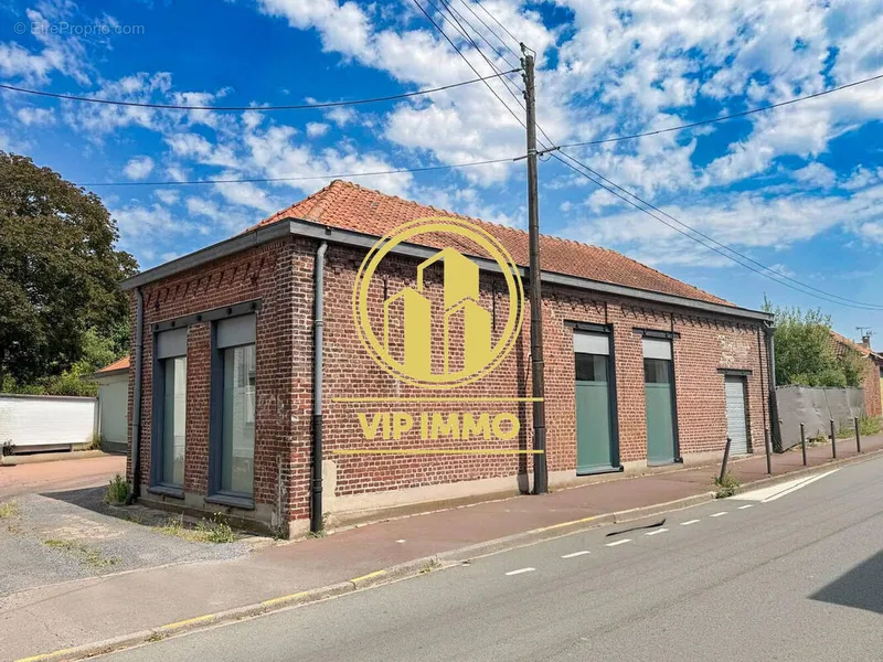 Photo Commerce à Linselles au prix de 249 000€