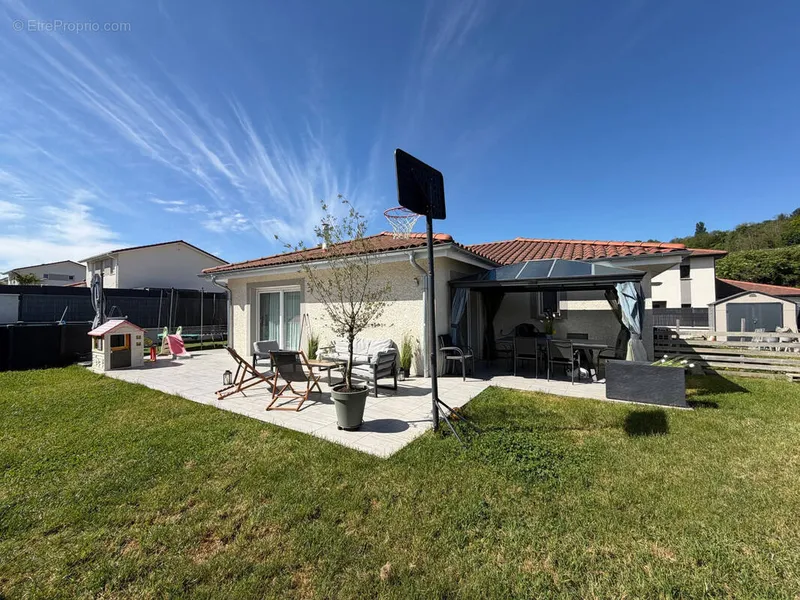 Photo Maison à Nivolas-Vermelle au prix de 345 000€