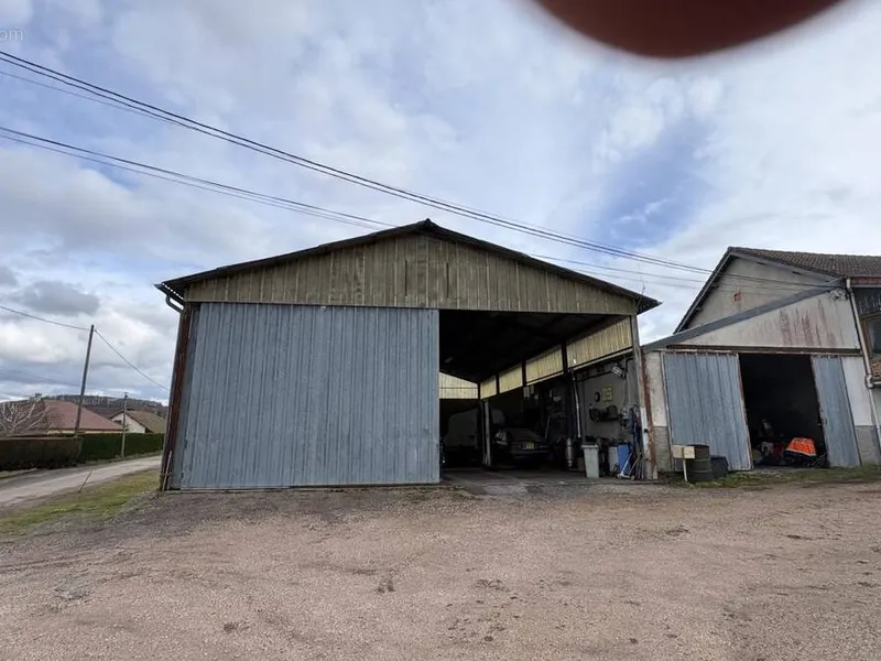 Photo Maison à Youx au prix de 235 000€