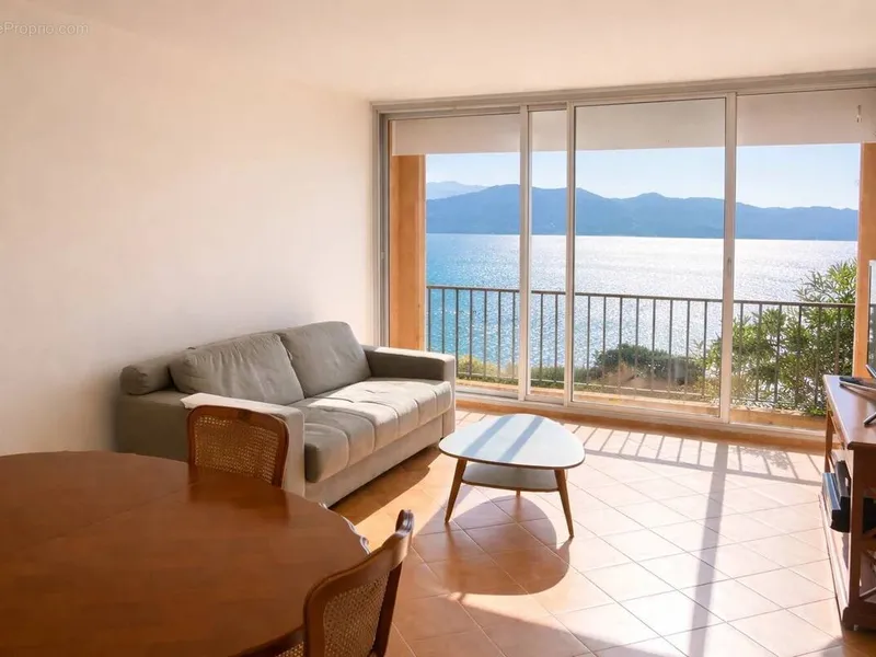 Photo Appartement à Saint-Florent au prix de 273 000€