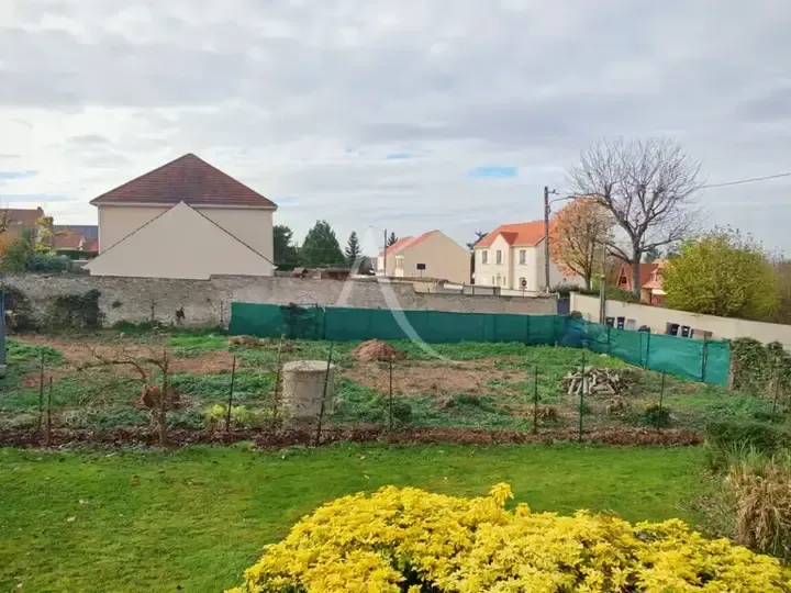 Photo Terrain à Quincy-Voisins au prix de 135 000€