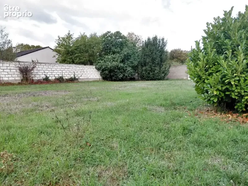 Photo Terrain à Pont-Sur-Yonne au prix de 53 000€
