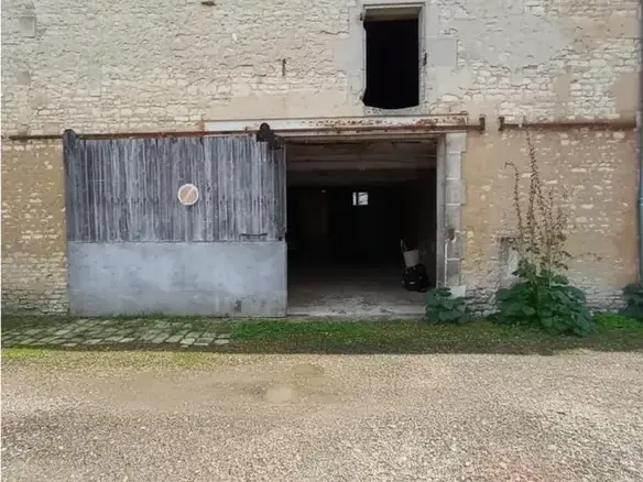 Photo Parking à Jarnac au prix de 44 000€