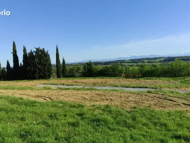 Photo Terrain à Montferrand au prix de 60 000€