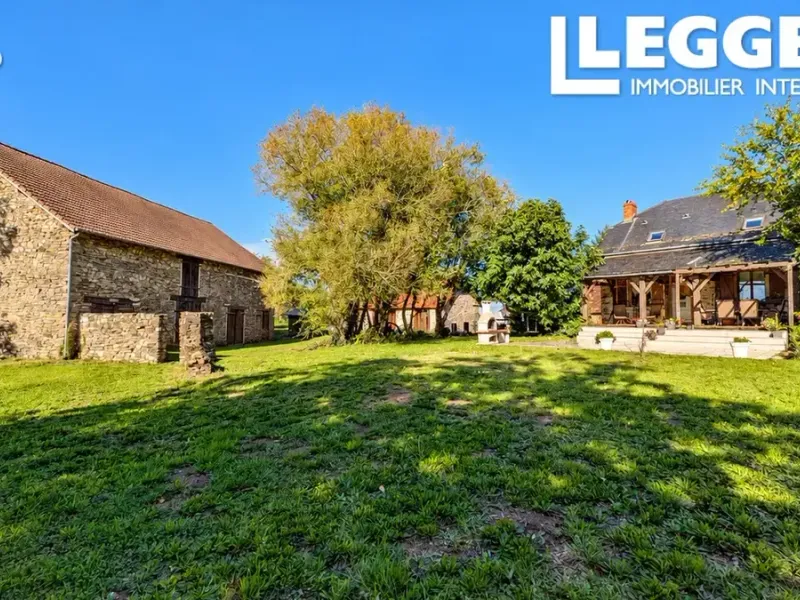 Photo Maison à Saint-Cyr-Les-Champagnes au prix de 299 900€