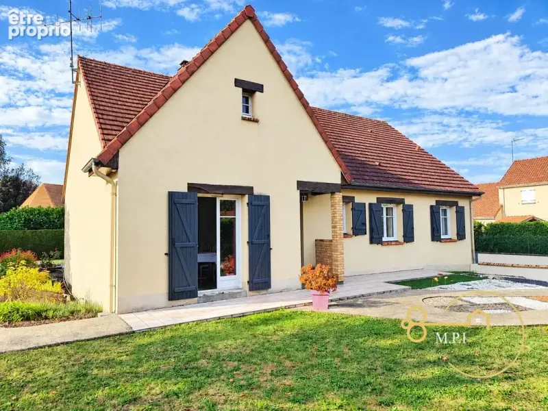 Photo Maison à Saint-Germain-Du-Corbeis au prix de 241 500€