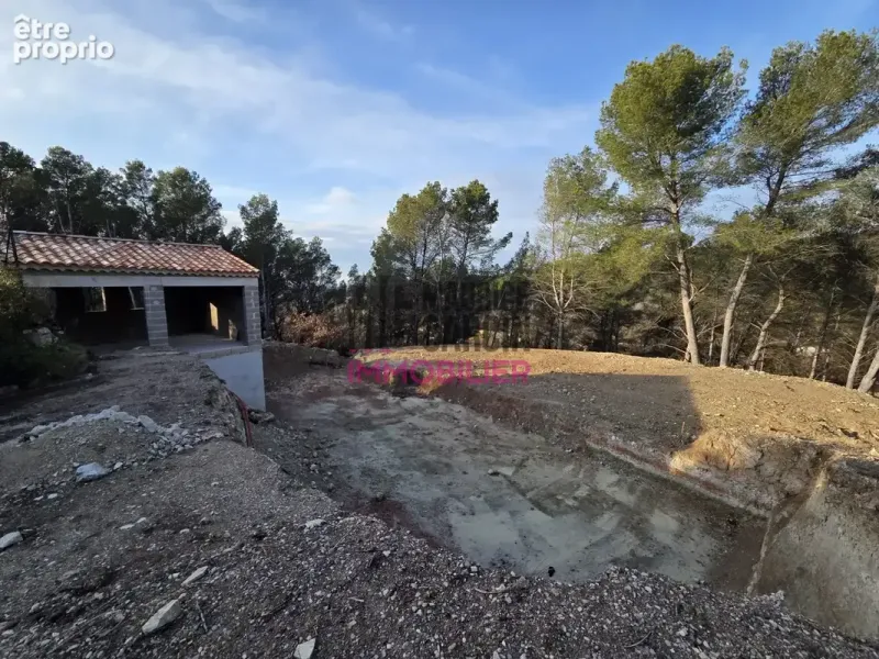 Photo Terrain à Velleron au prix de 315 000€