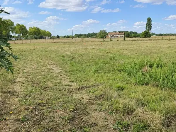 Photo Terrain à Carbonne au prix de 90 000€