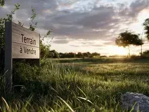 Photo Terrain à Feneu au prix de 88 500€