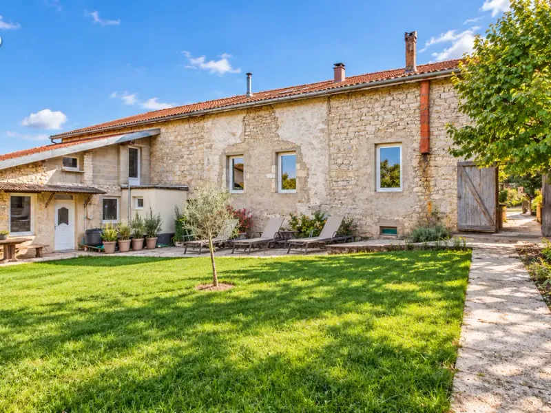 Photo Maison à Nurieux-Volognat au prix de 420 000€