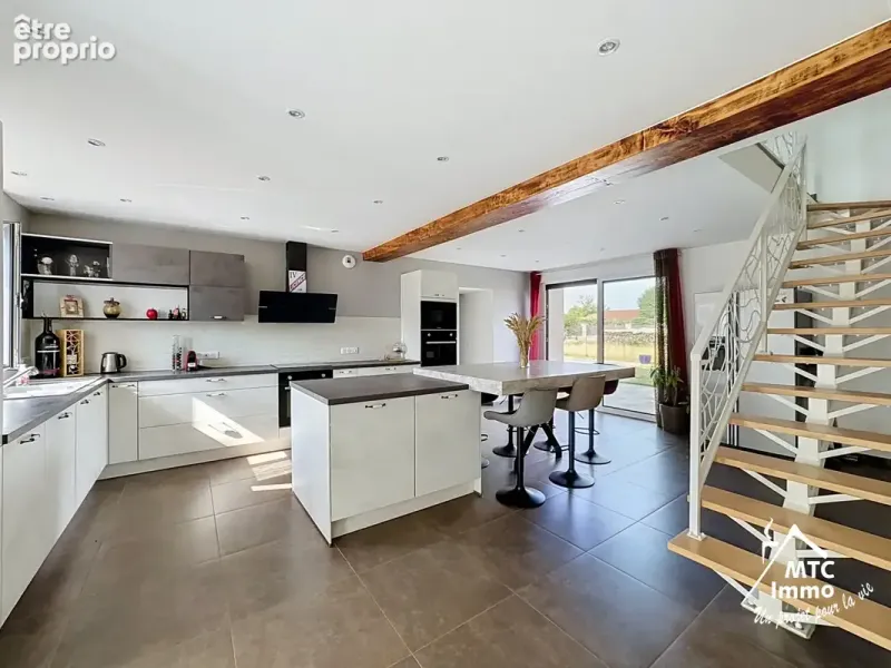 Photo Maison à Chamagnieu au prix de 399 000€