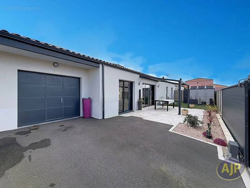Photo Maison à Les Sables-D'olonne au prix de 472 000€