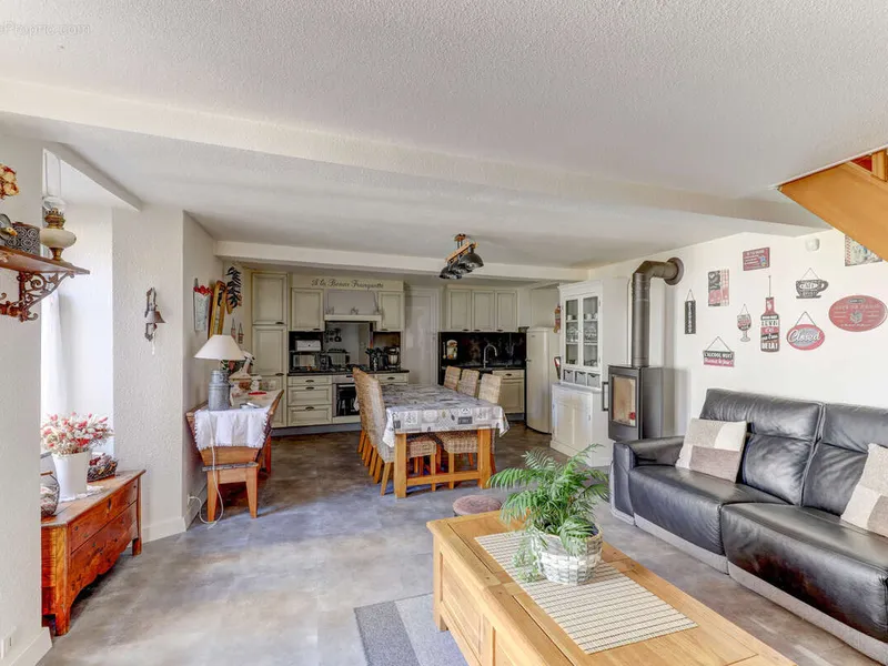 Photo Maison à Chanonat au prix de 230 000€