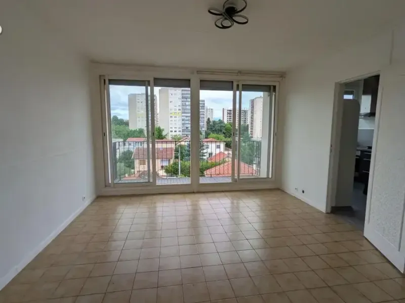 Photo Appartement à Bron au prix de 136 000€