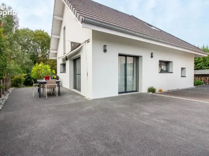 Photo Maison à Chilly au prix de 549 000€