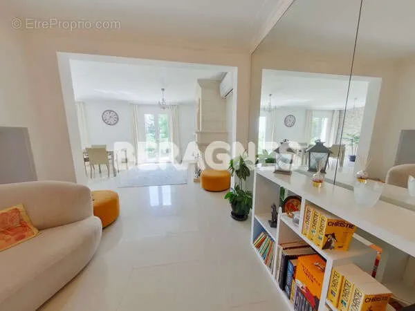 Photo Maison à Bergerac au prix de 315 000€