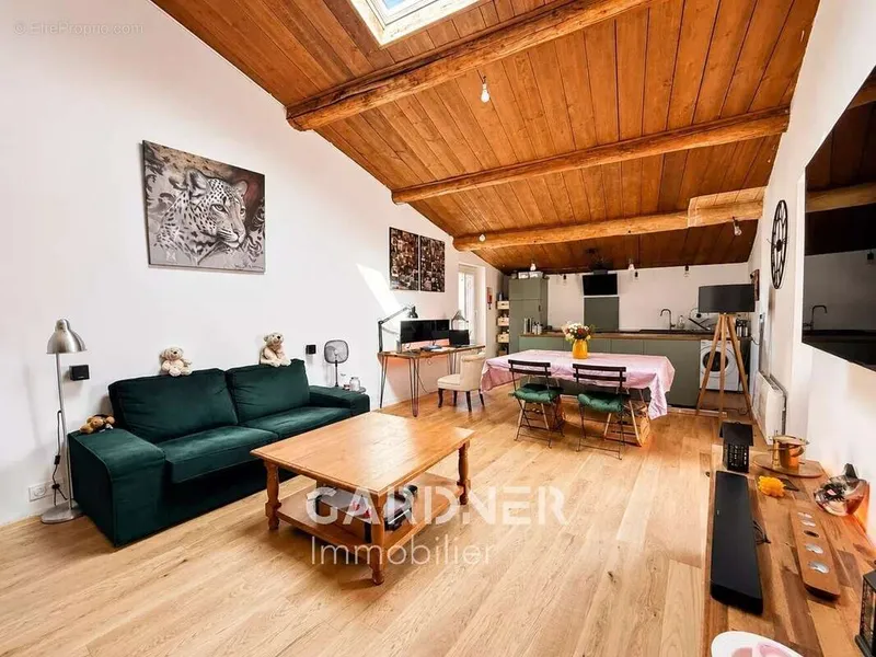 Photo Appartement à Roquevaire au prix de 168 000€