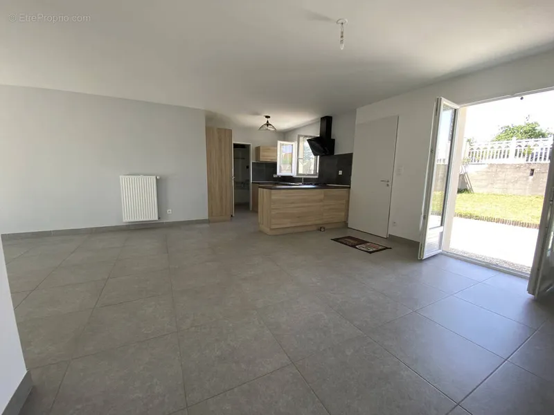 Photo Maison à Saint-Ay au prix de 216 000€
