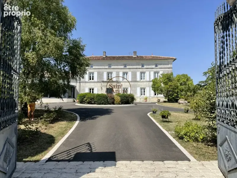 Photo Maison à Hiersac au prix de 449 400€