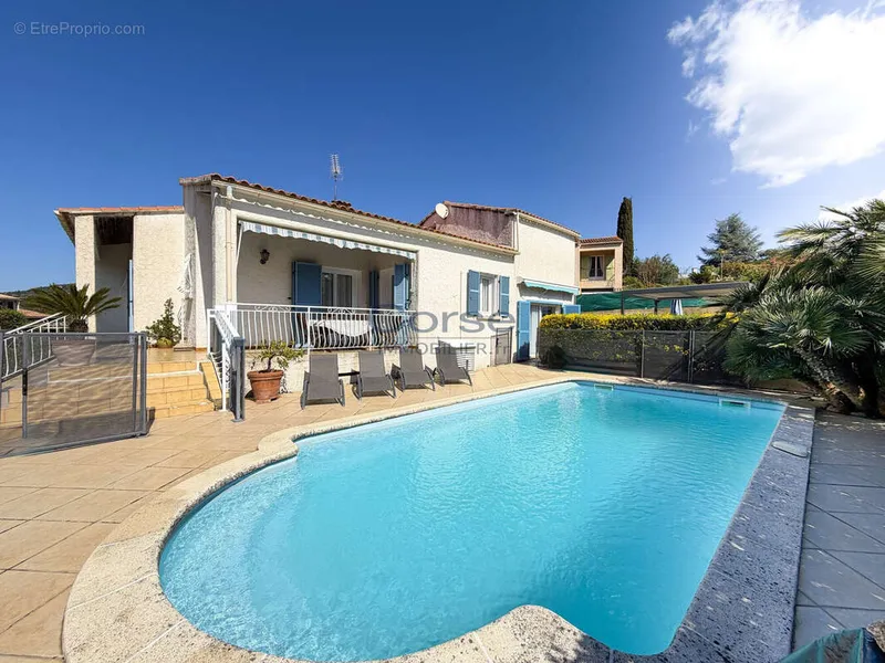 Photo Maison à Alata au prix de 580 000€