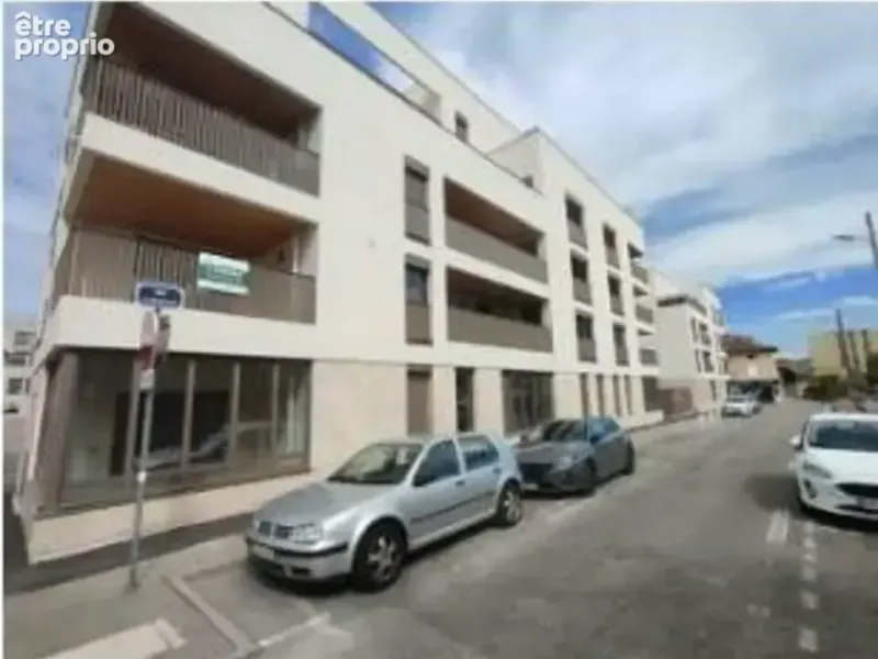 Photo Autres à Bourgoin-Jallieu au prix de 900 825€