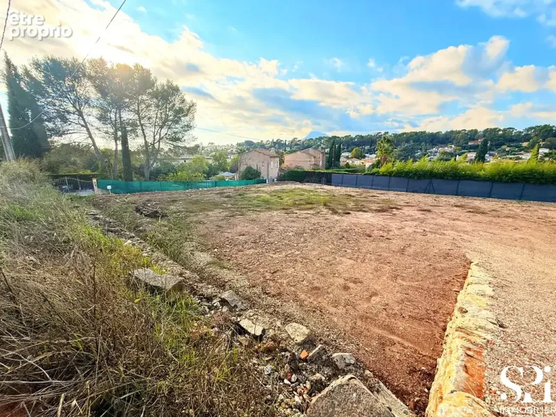 Photo Terrain à La Crau au prix de 315 000€