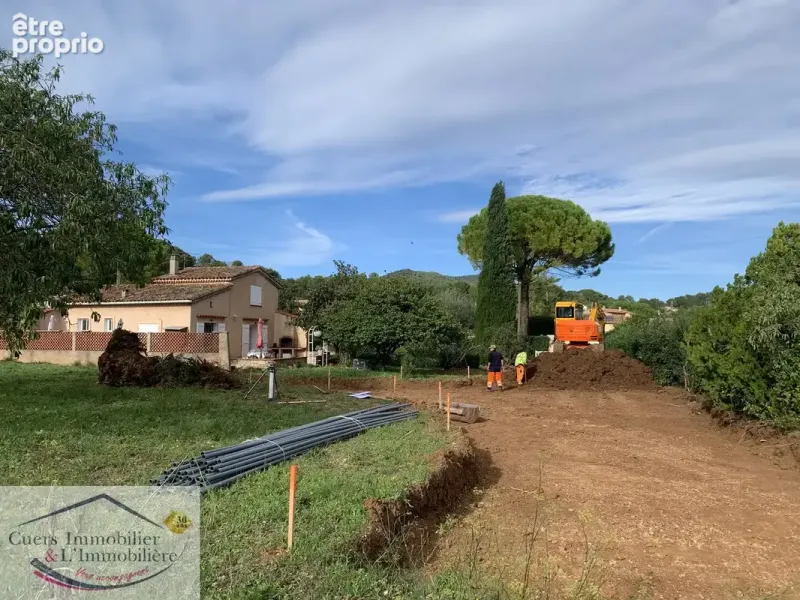 Photo Terrain à Cuers au prix de 240 000€