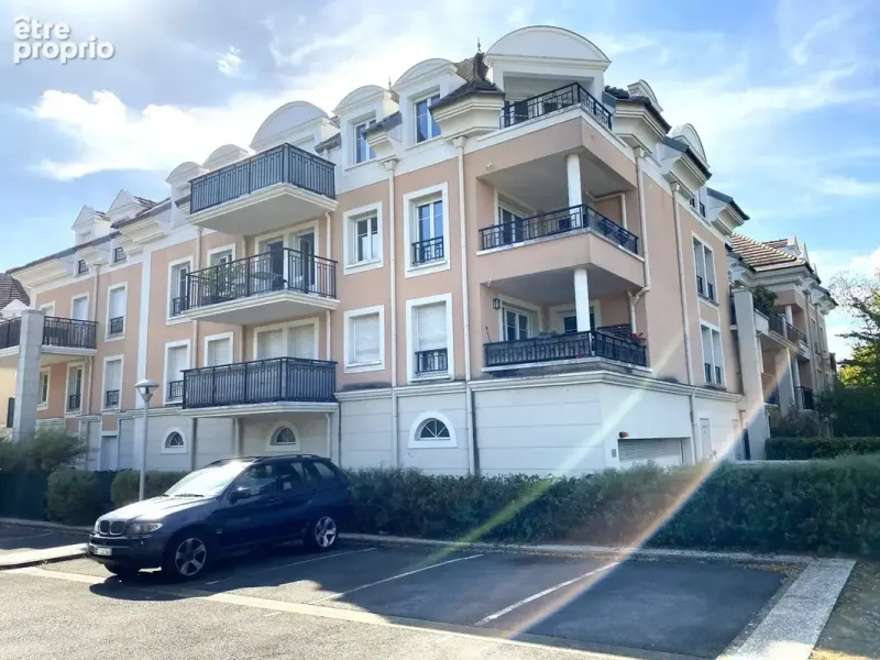 Photo Appartement à Emerainville au prix de 269 000€