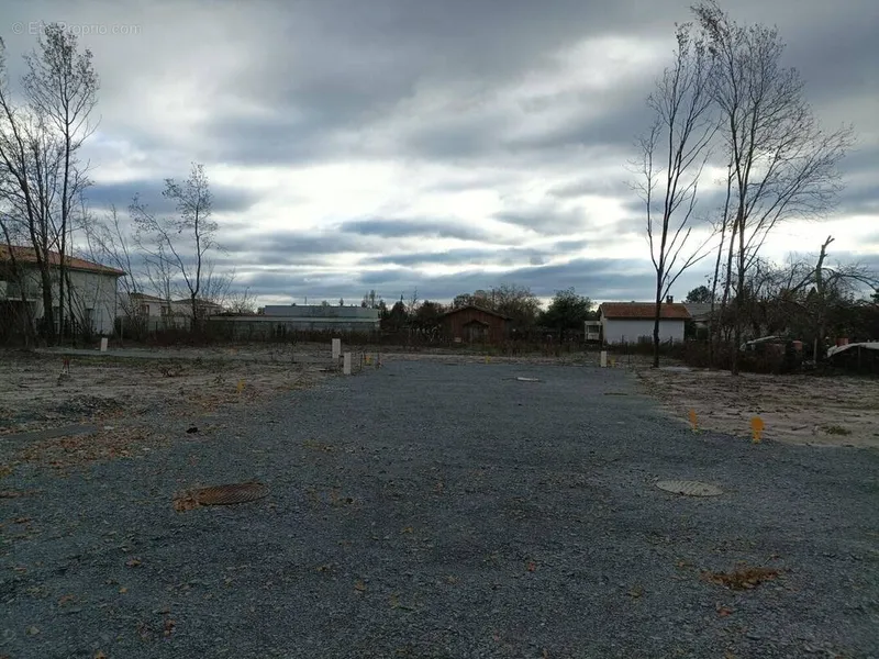 Photo Terrain à Belin-Beliet au prix de 115 000€