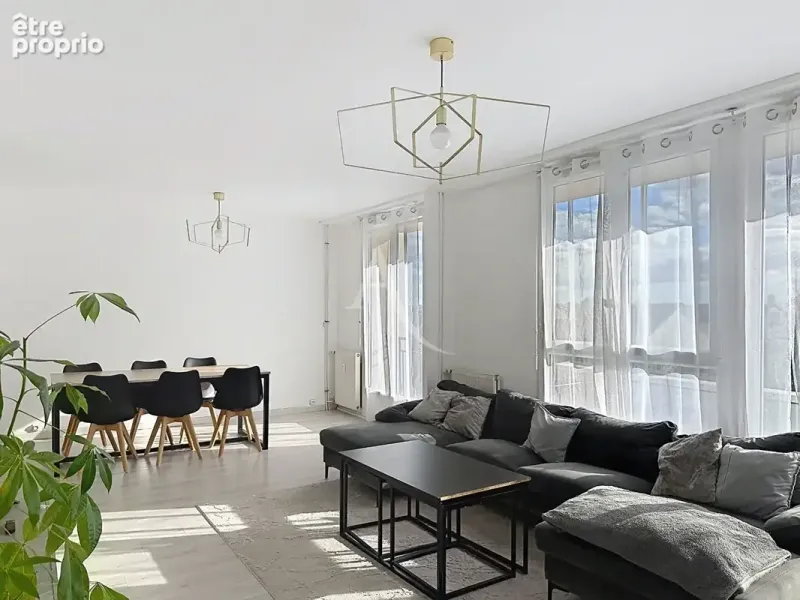 Photo Appartement à Trelaze au prix de 156 300€