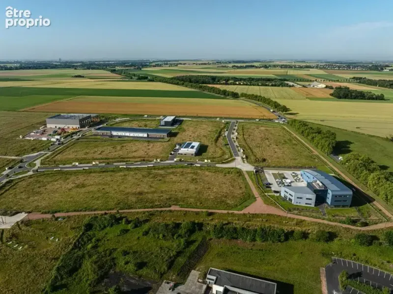 Photo Terrain à Douvres-La-Delivrande au prix de 125 240€