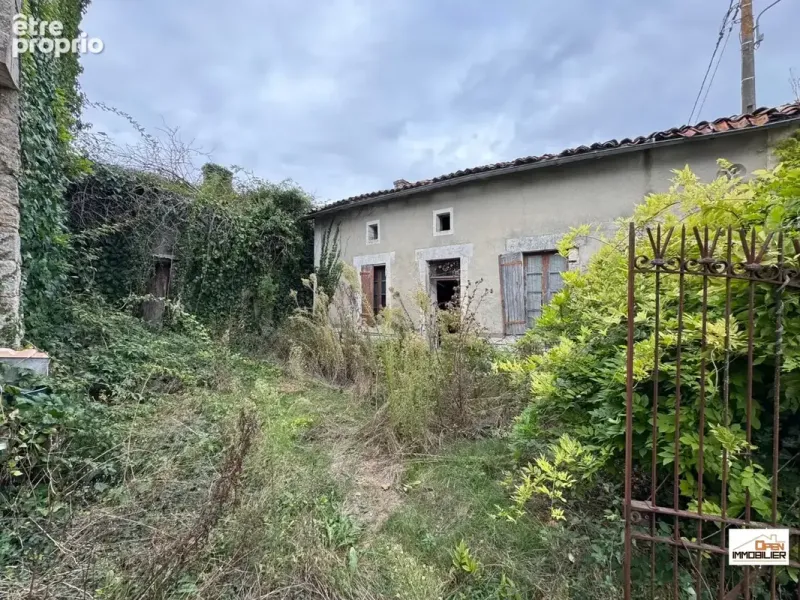 Photo Maison à Saint-Maigrin au prix de 25 000€