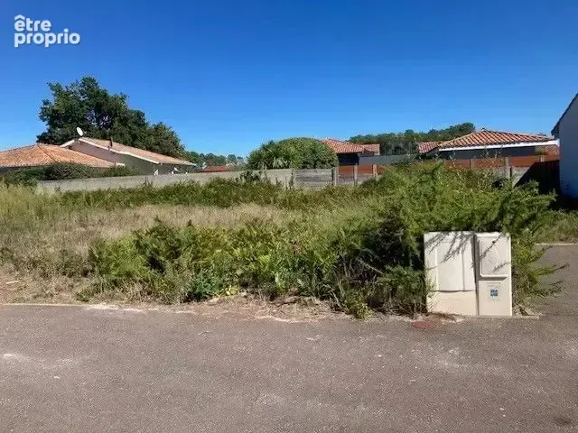 Photo Terrain à Parentis-En-Born au prix de 172 000€