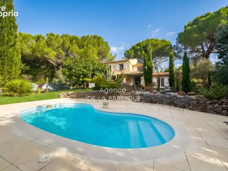 Photo Maison à Saint-Maximin-La-Sainte-Baume au prix de 549 000€