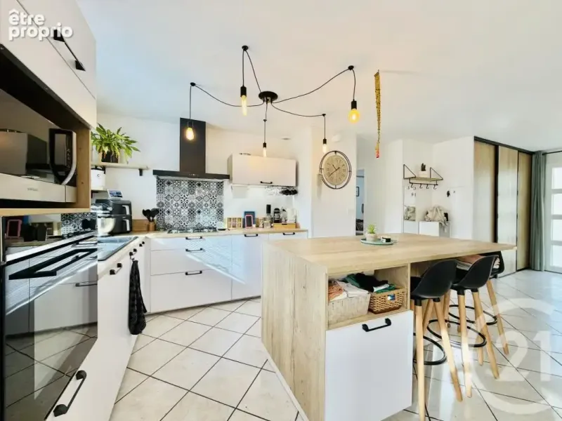 Photo Maison à Eyjeaux au prix de 218 000€