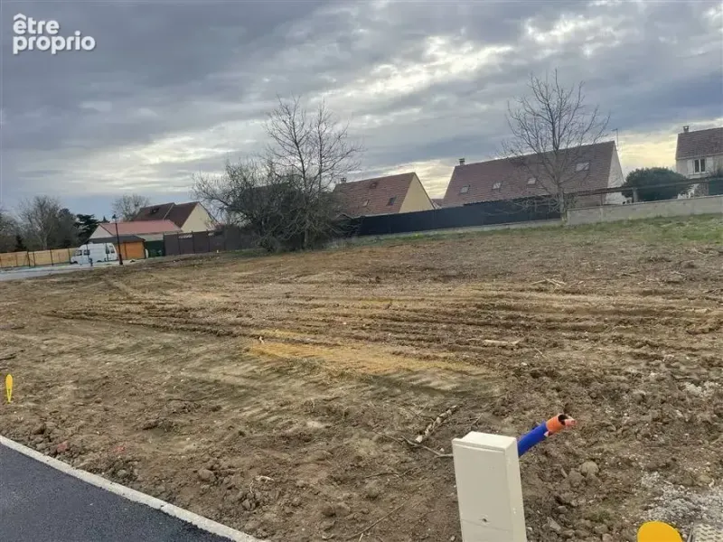Photo Terrain à Ferolles-Attilly au prix de 150 000€
