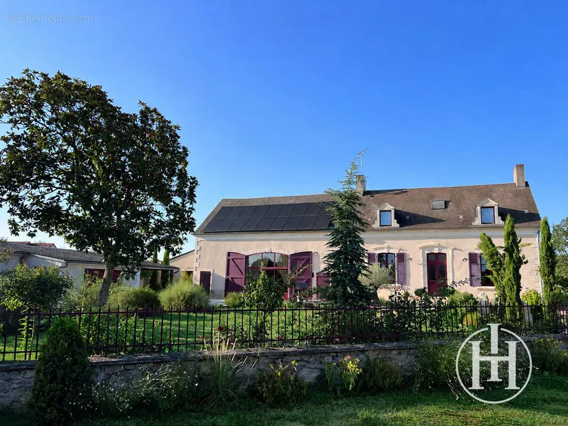 Photo Maison à Drevant au prix de 595 000€