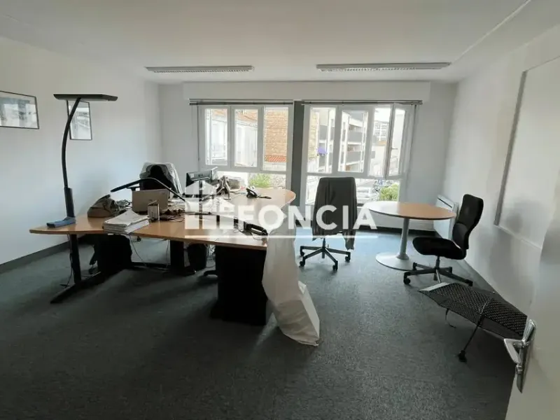 Photo Commerce à Niort au prix de 3 250€