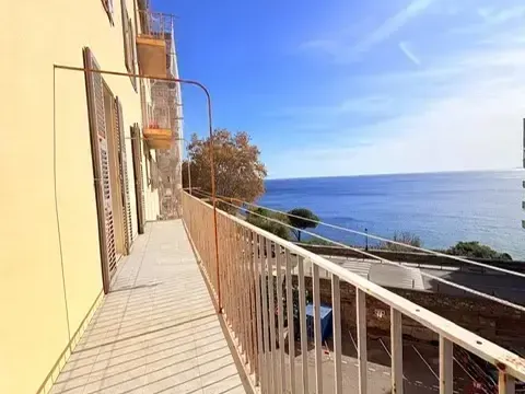 Photo Appartement à San-Martino-Di-Lota au prix de 299 000€