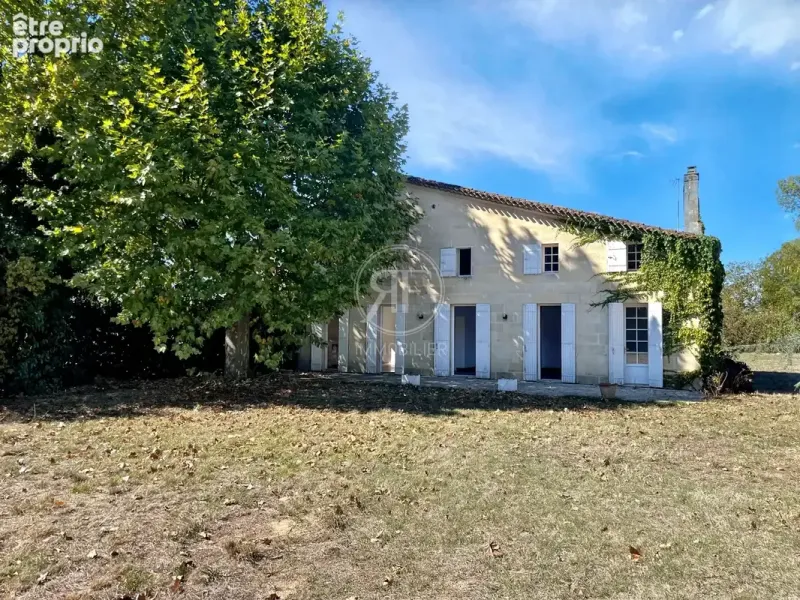 Photo Maison à Les Artigues-De-Lussac au prix de 379 000€