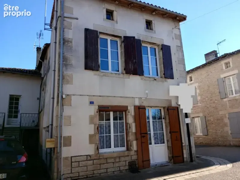Photo Maison à Champagne-Mouton au prix de 44 400€
