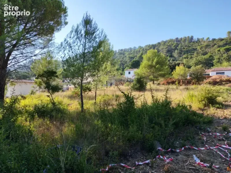 Photo Terrain à Camps-La-Source au prix de 91 000€