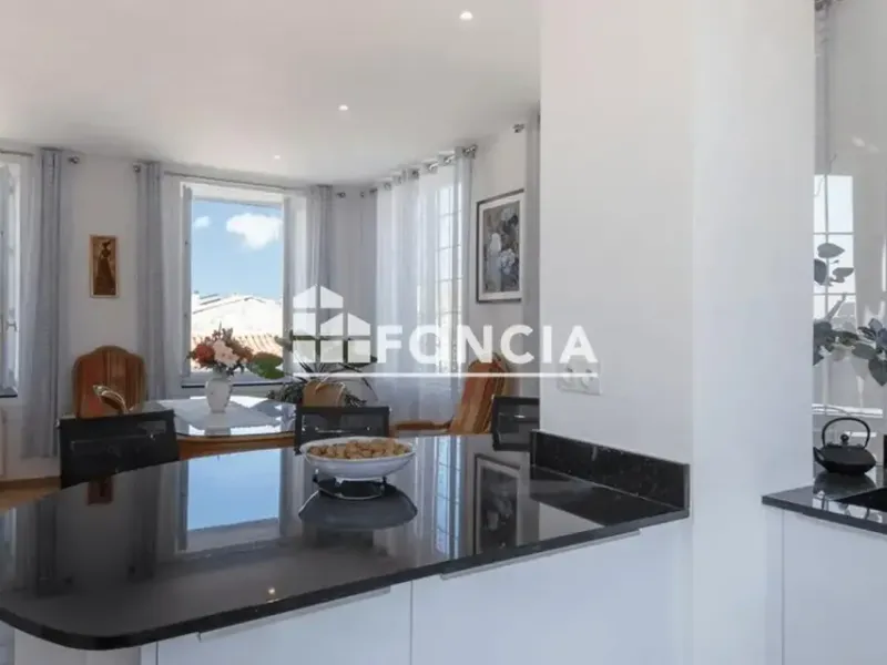 Photo Appartement à Rochefort au prix de 299 000€