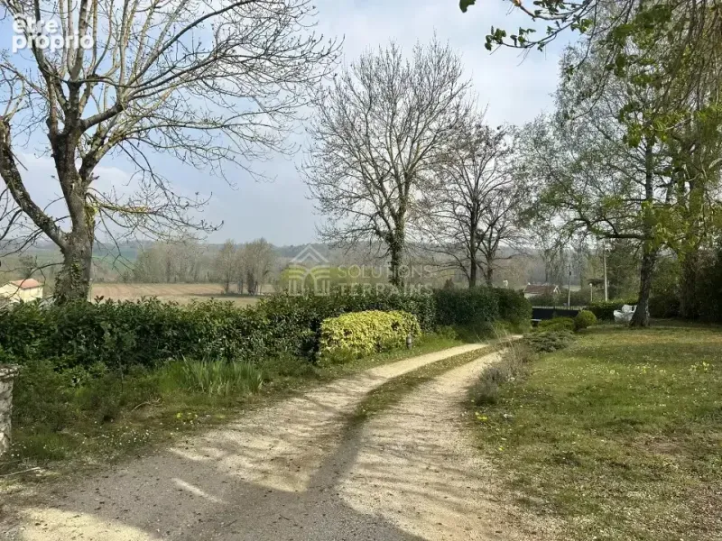 Photo Terrain à Nesles-La-Vallee au prix de 159 000€